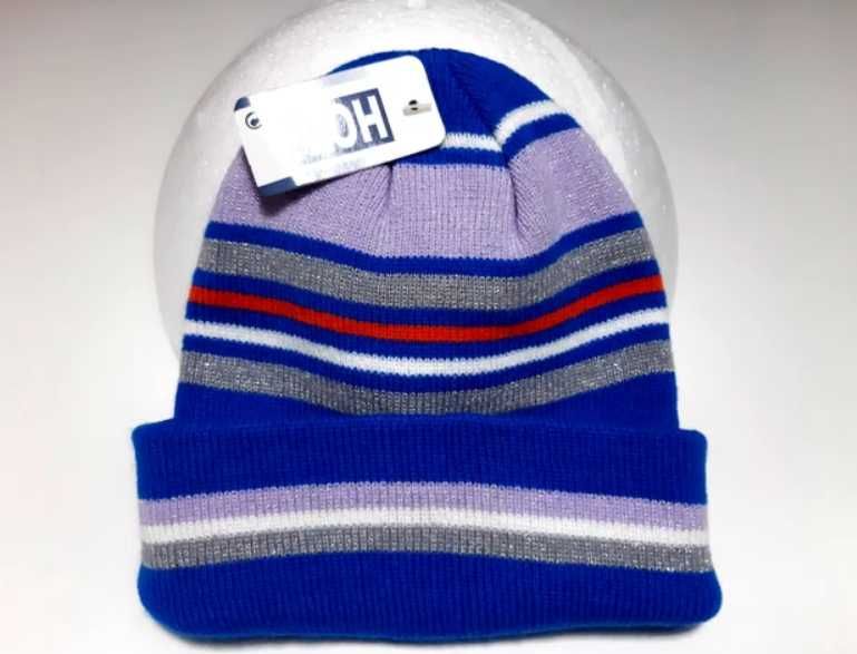 Gorro Multicolor e brilhante.