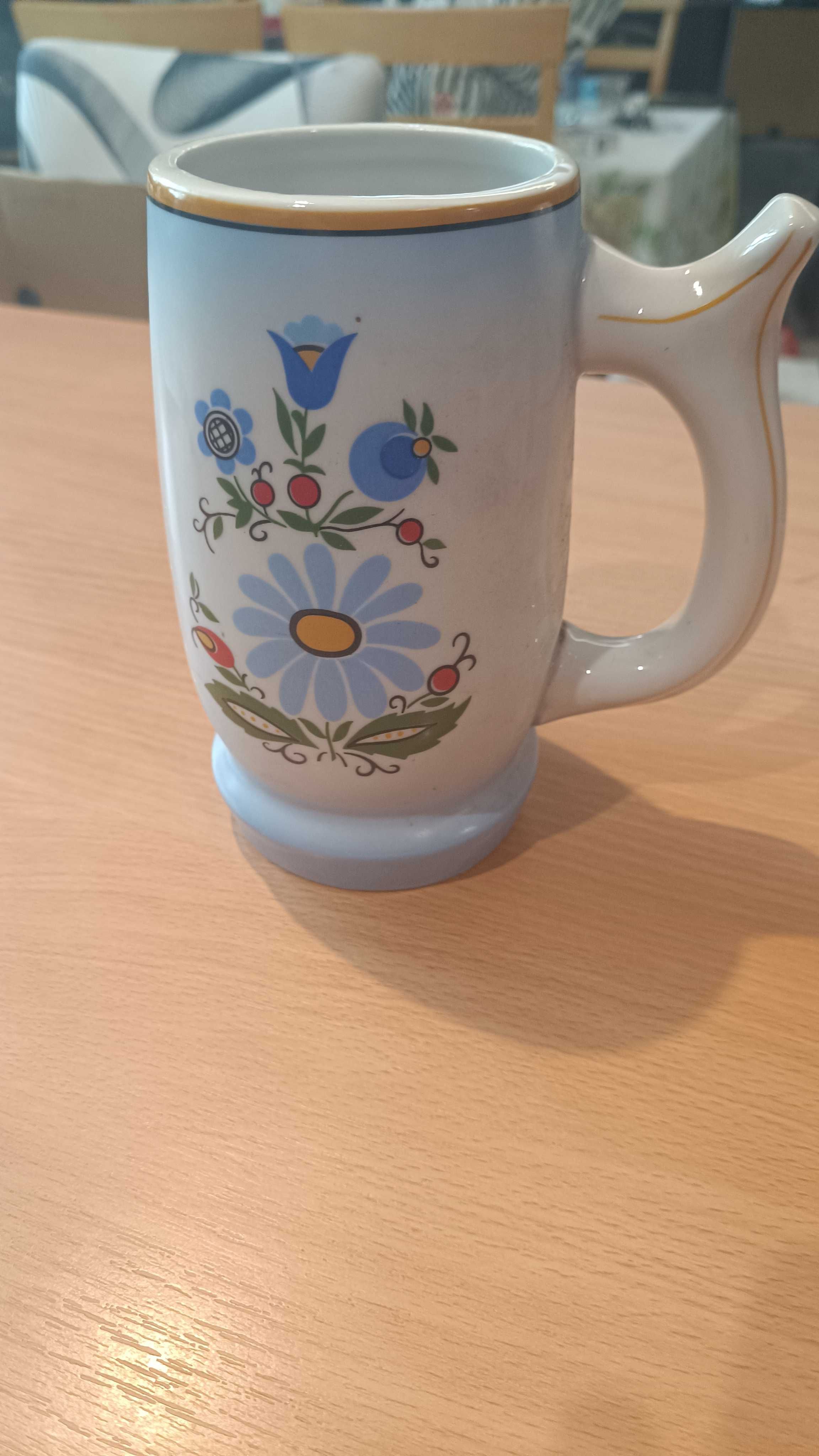 Kufel piwny Lubiana z kaszubskim wzorem