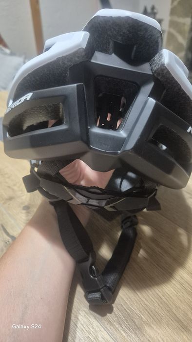Kask rowerowy nowy