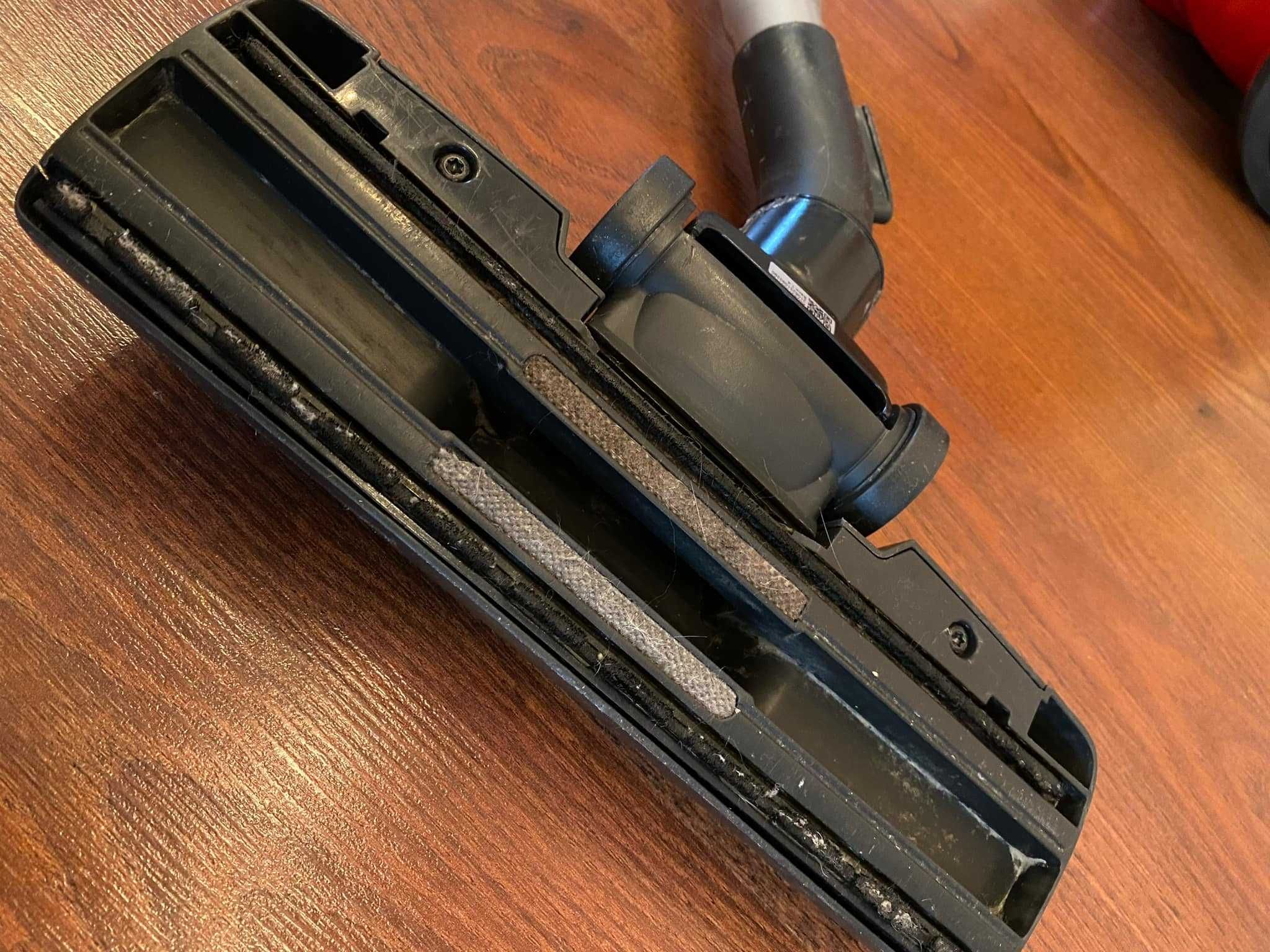 Пилосос Electrolux ESC 61 LR