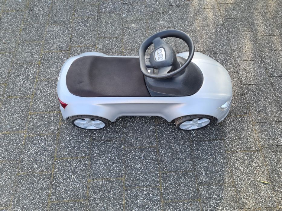 Audi ( oryginal) Jezdzik- odpychacz S jakość