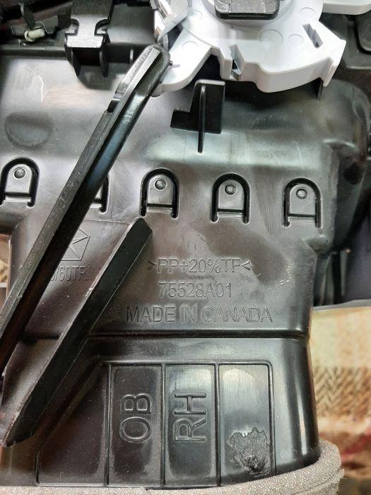 Дефлектор повітряного потоку JEEP Cherokee 18-22