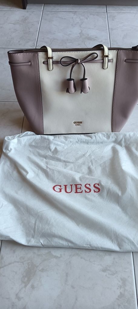 Mala Senhora da Guess