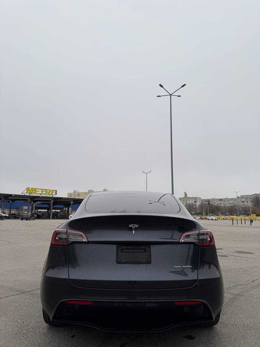 Tesla model Y Perfomance dual motor long Range AWD 82 kwH