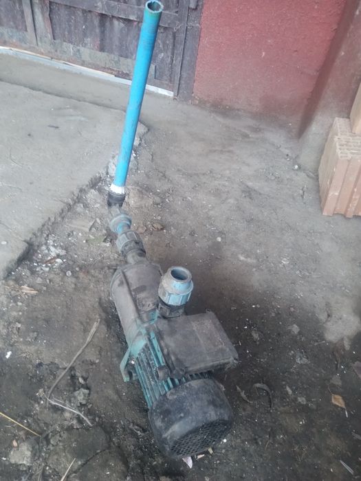 Sprzedam pompę do hydroforu.