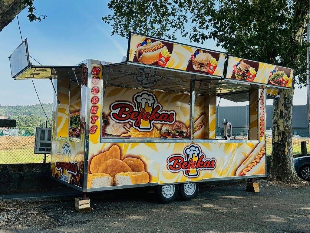 Roulote Bar  5,50m  X  2,30m