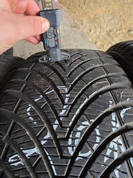 Sprzedam Opony Całoroczne Kumho Solus 4S 225/45ZR19 4sztuki