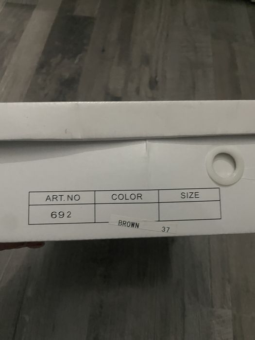 nowe buty na szpilce 37 brązowe