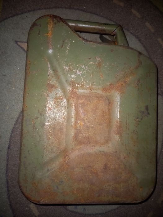 Kanister na paliwo niemiecki