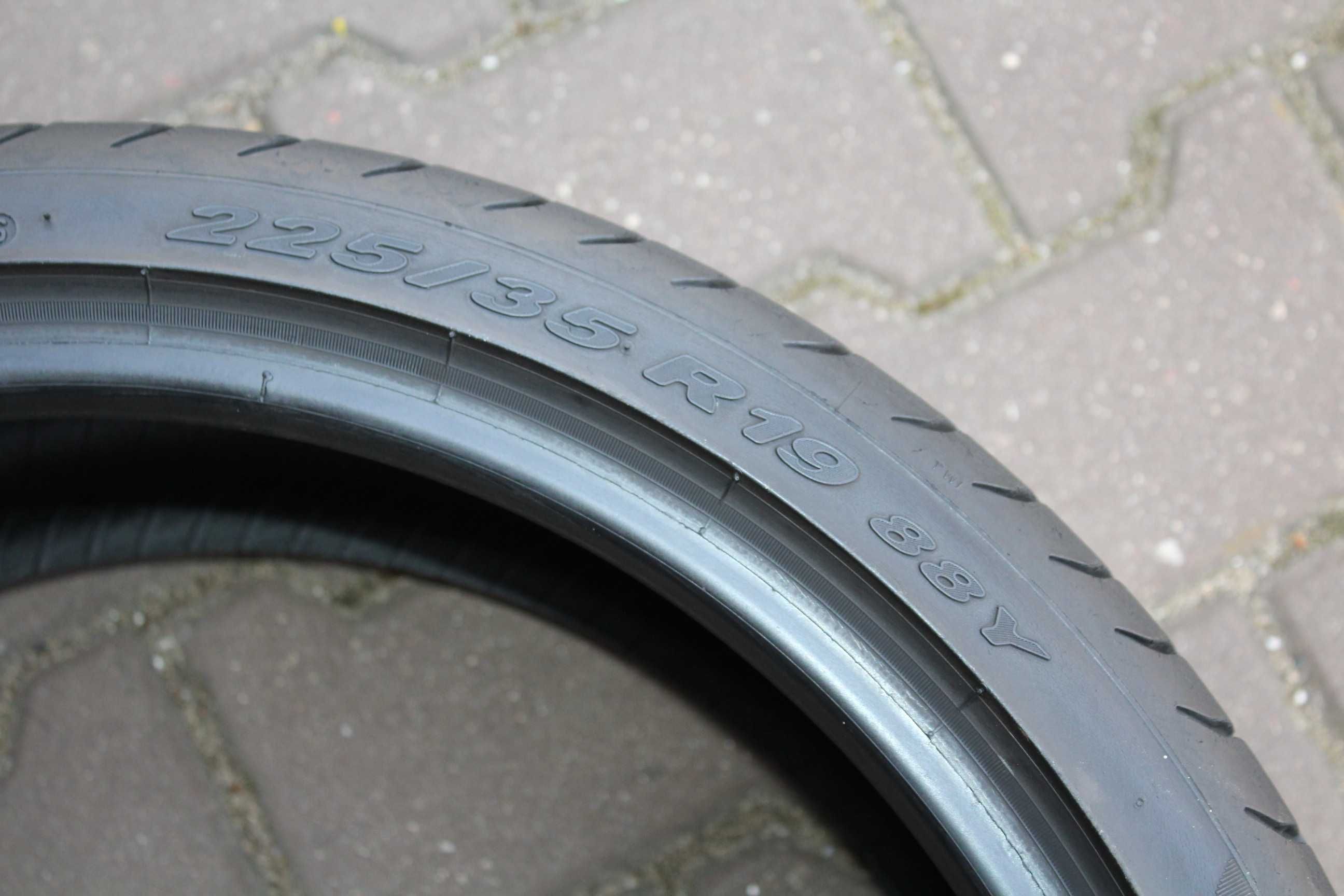 225 35 r19 Pirelli P ZERO TM