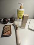 Podklad Daso Beauty 01+paletka Rimmel+pędzel +balsam +kule do kąpieli