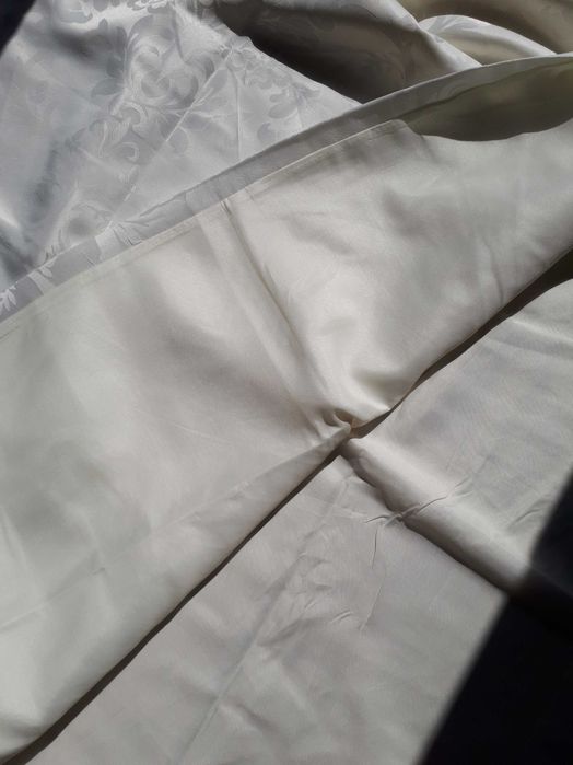 Sprzedam nowe zasłony na tasmie koloru ekri