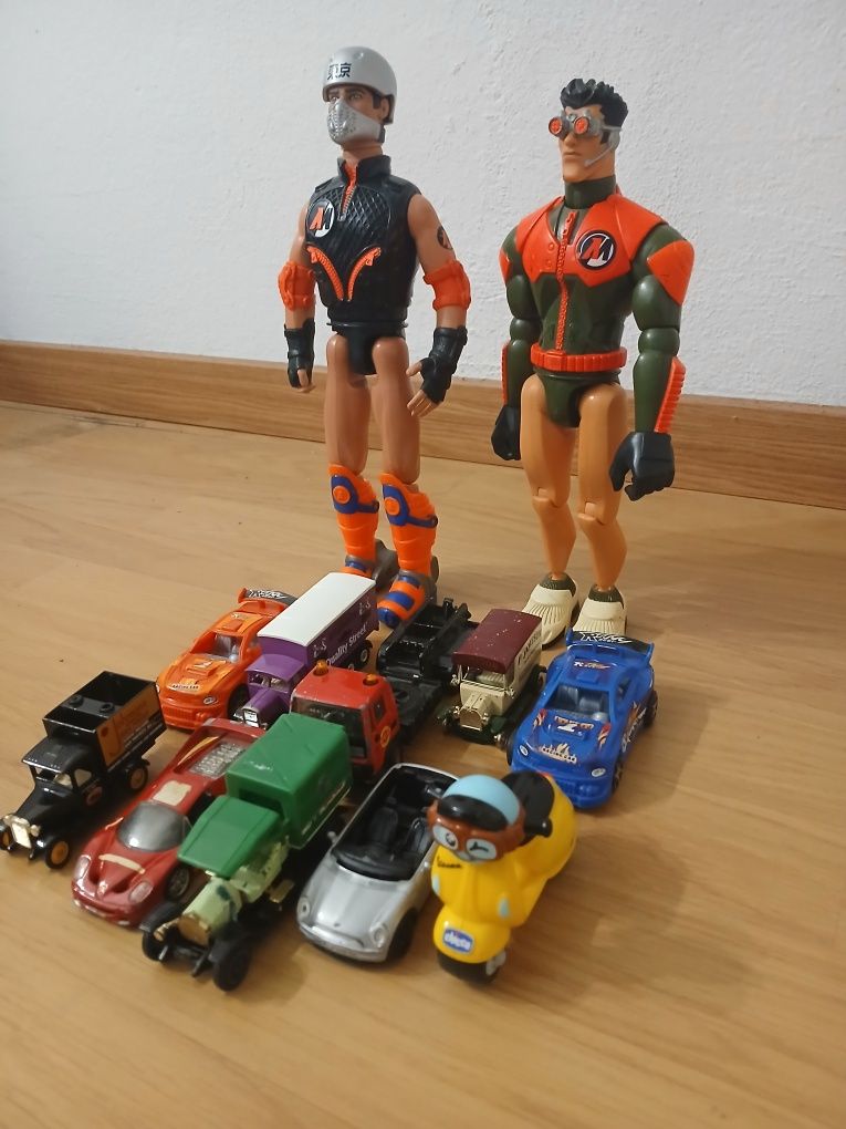 Bonecos e Carros - MIB