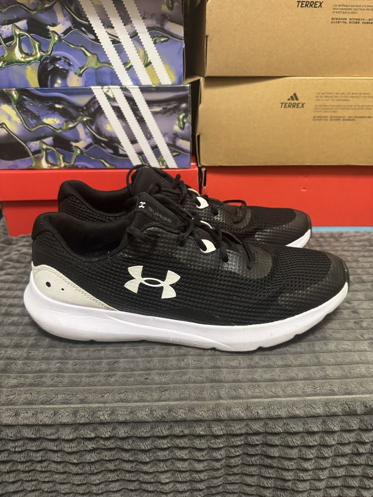 Чоловічі кросівки для бігу Under Armour Surge 3 49(33см) оригінал