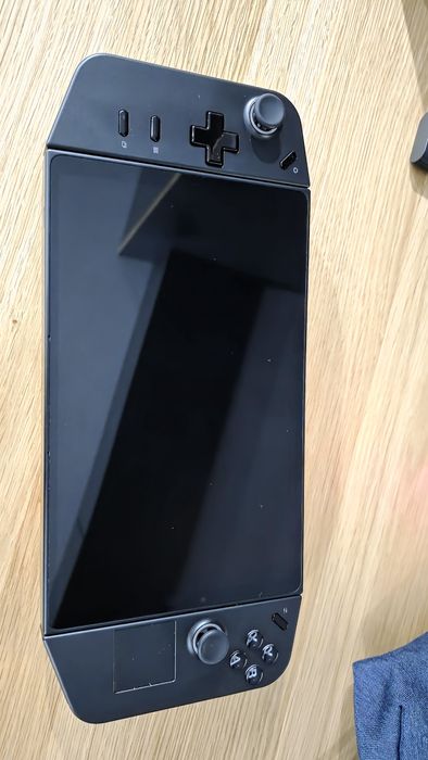 Konsola Lenovo Legion GO