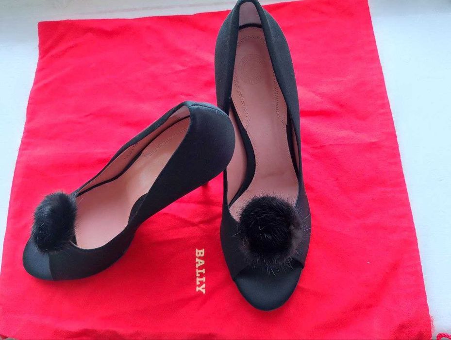 Buty na obcasie, czarne, firma Bally