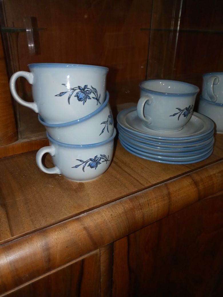 Porcelit Pruszków 6 filiżanek plus spodki