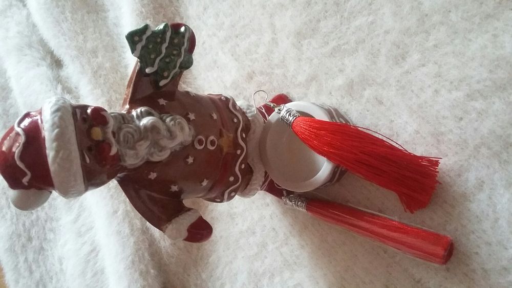 Nowe kolczyki chwosty w kolorze czerwonym