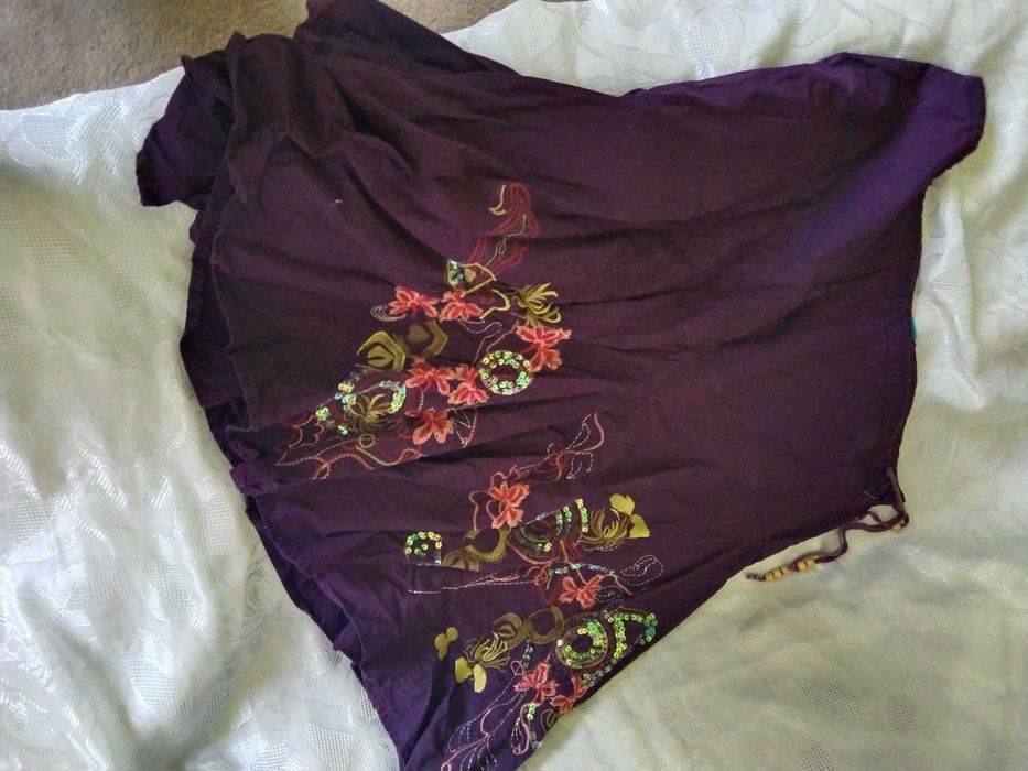 Asymetryczna fioletowa spódnica. 44