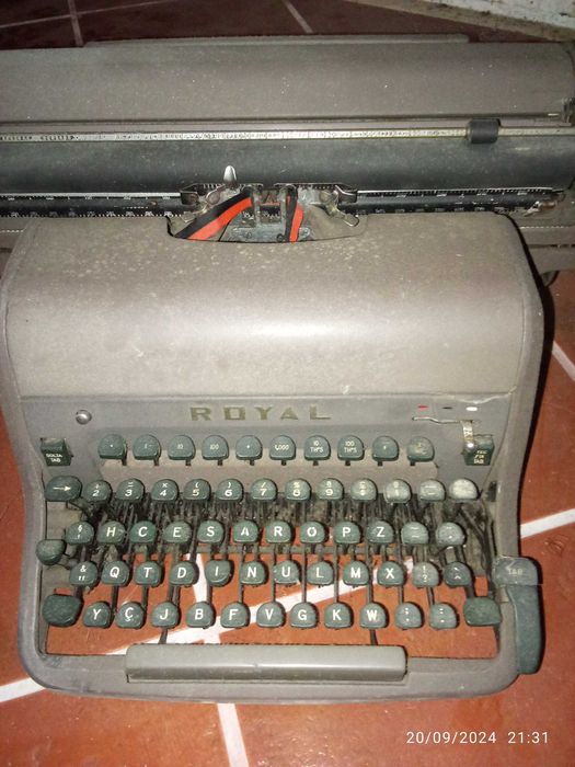 Máquina escrever antiga ROYAL