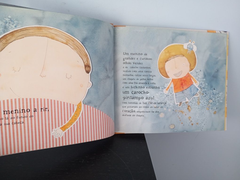 Livro "O carocho pirilampo que tinha medo de voar"