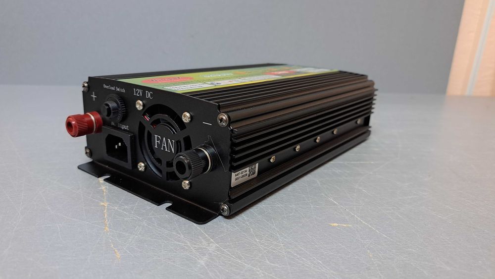 Преобразователь с зарядкой 15А 12-220V 3200W Инвертор ИБП ДБЖ для дому