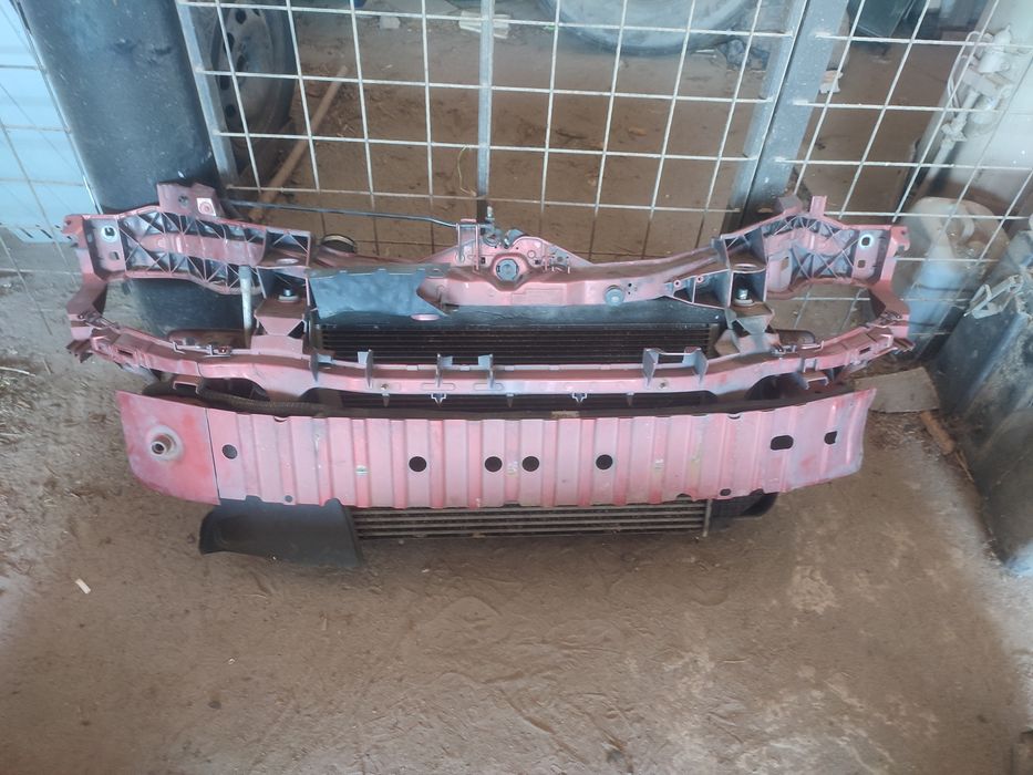 Ford C-MAX 2009 телевізор взборі радіатори охолодження кондиціонера ін