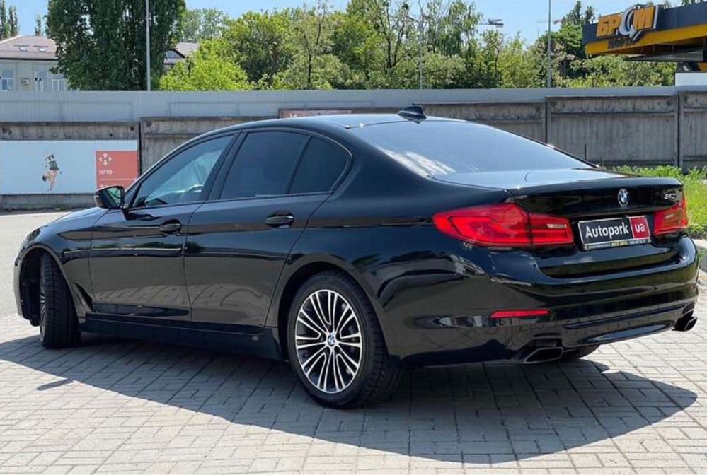 ПРОДАМ задний бампер BMW G30 2018 Спорт Лайн,состояние идеальное