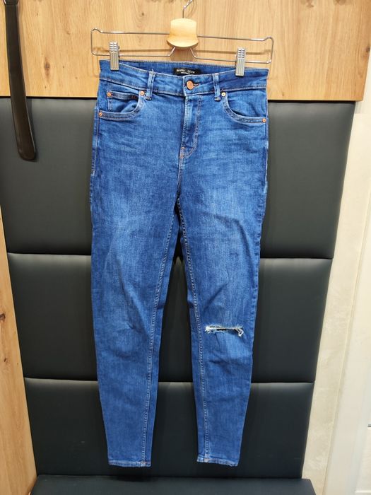 Spodnie dżinsy Bershka niebieski piękny kolor 36 s