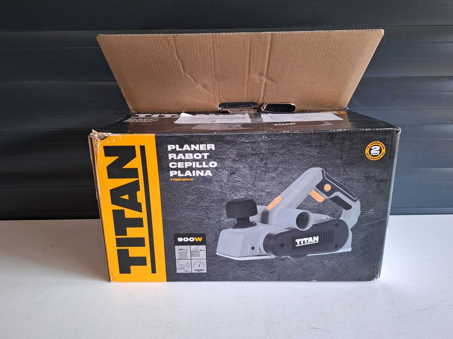 Strug elektryczny Titan 900 W