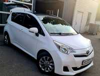 Toyota Verso-S 2011. Автомат. Бензин.