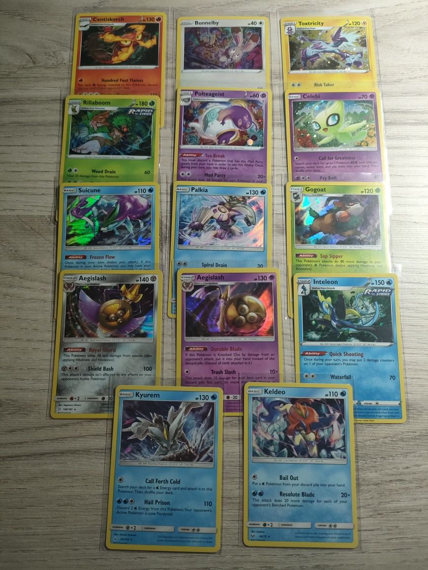 Kolekcja oryginalnych kart pokemon