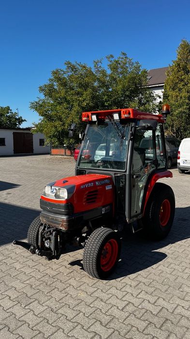 Kubota STV32  bardzo dobry stan / przedni wałek