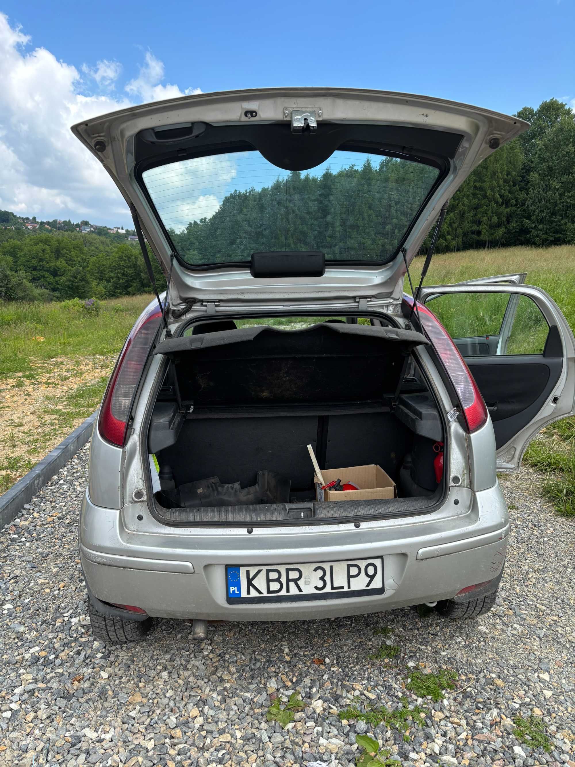 Opel Corsa DISEL 1248 cm3 2005 rok