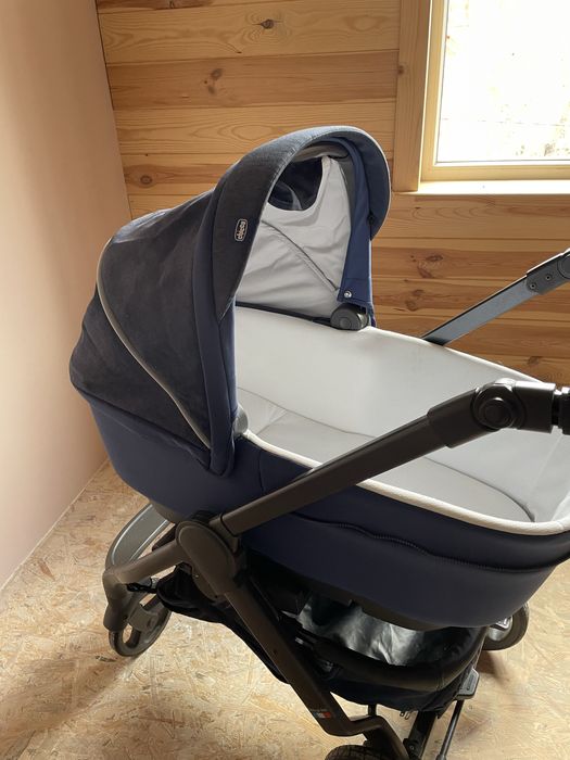 Коляска дитяча вживана чіко