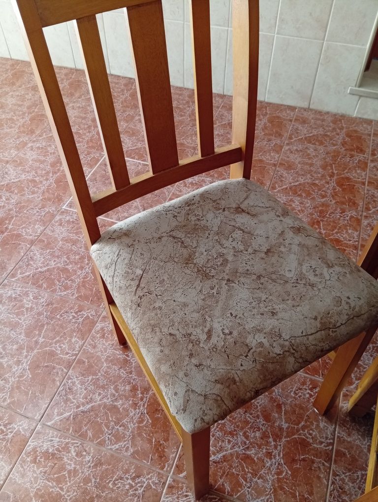 Mesa pinho mel + 8 cadeiras