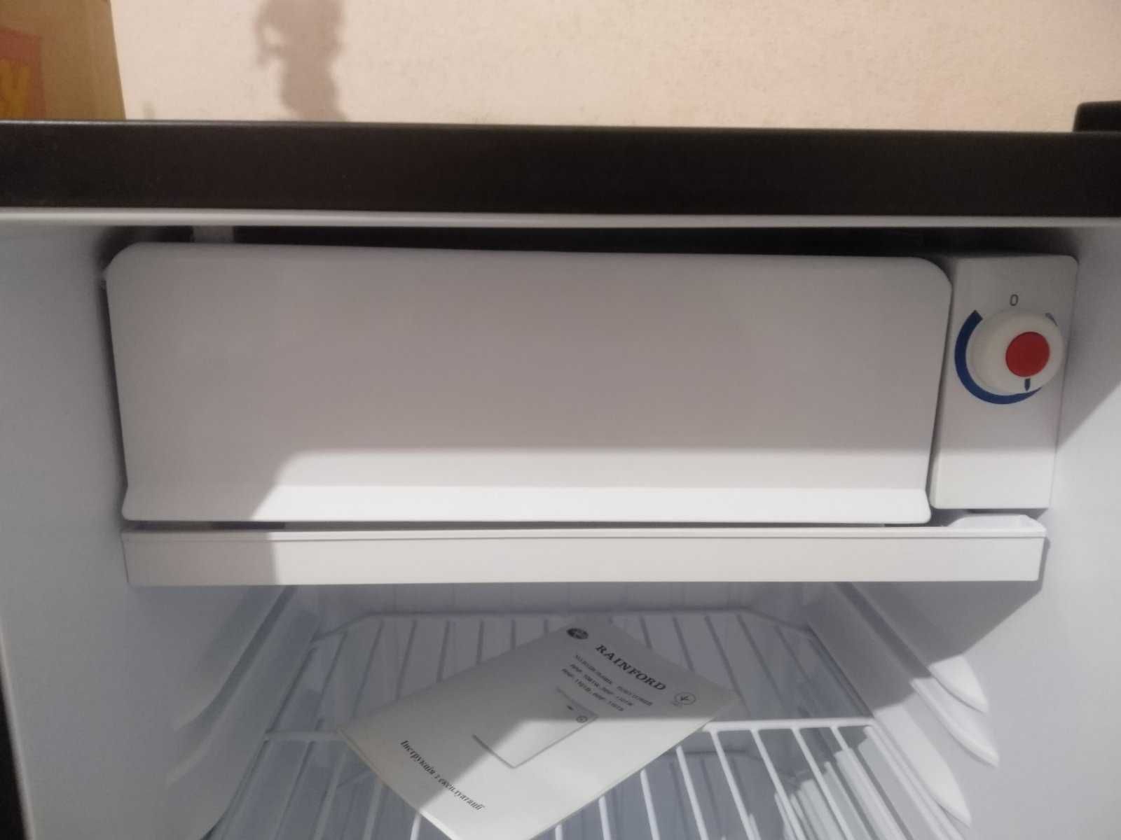 Холодильник Rainford RRF-1101B  90/82 літрів