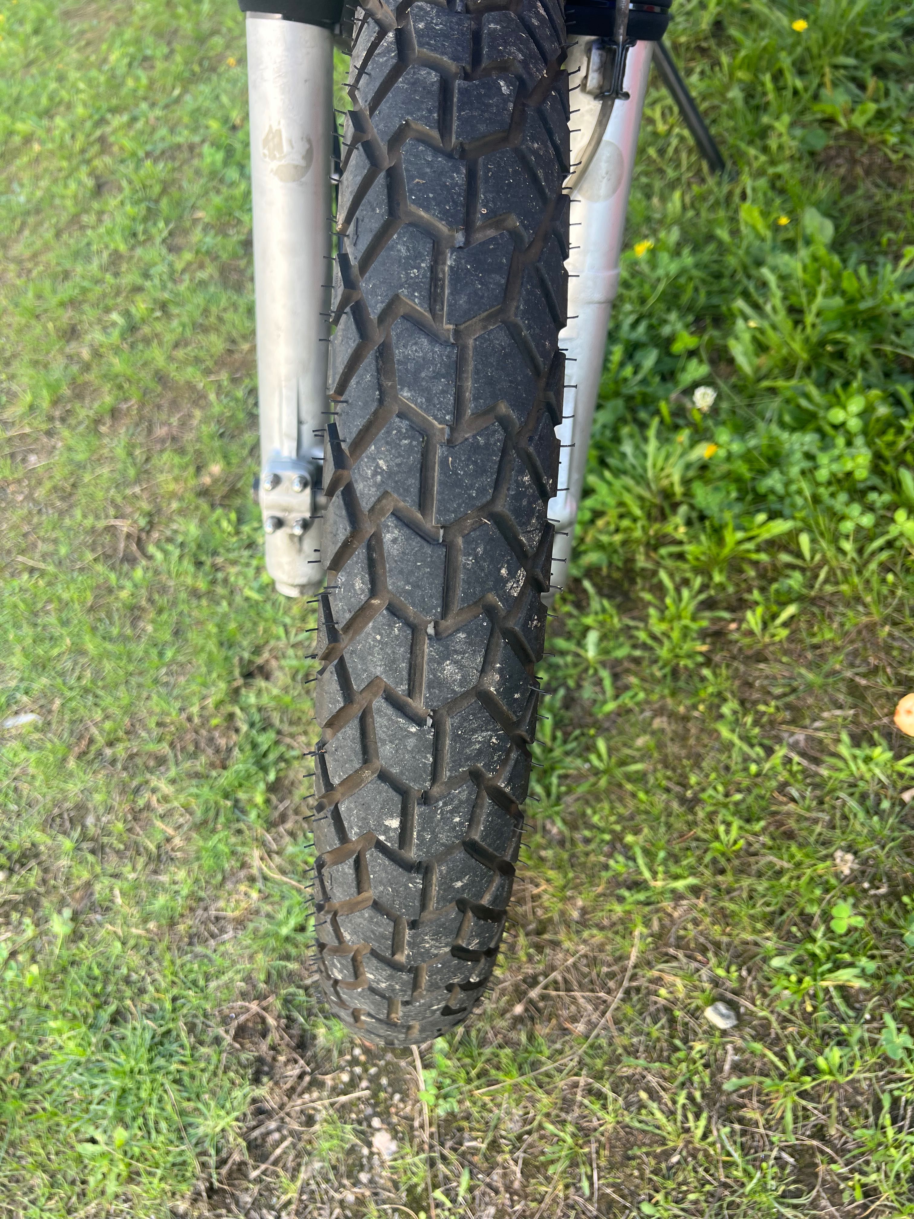 Pneus mota 21/18