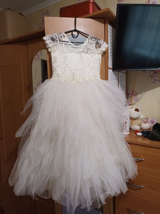 Плаття святкове.