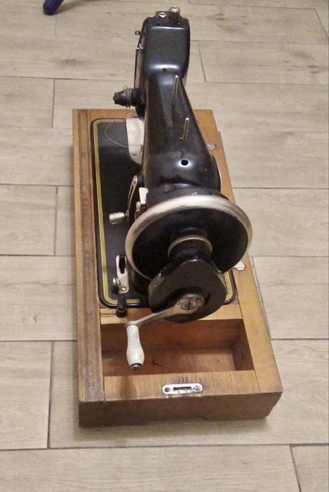 Антикварна швейна машина Veritas