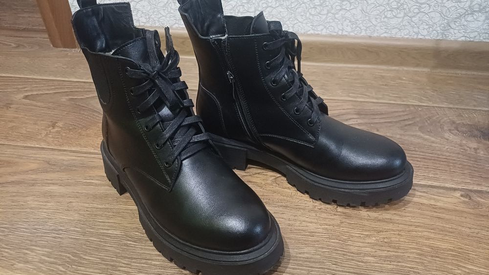 Жіночі черевички 39 розмір — натуральна шкіра, чорні, демісезон