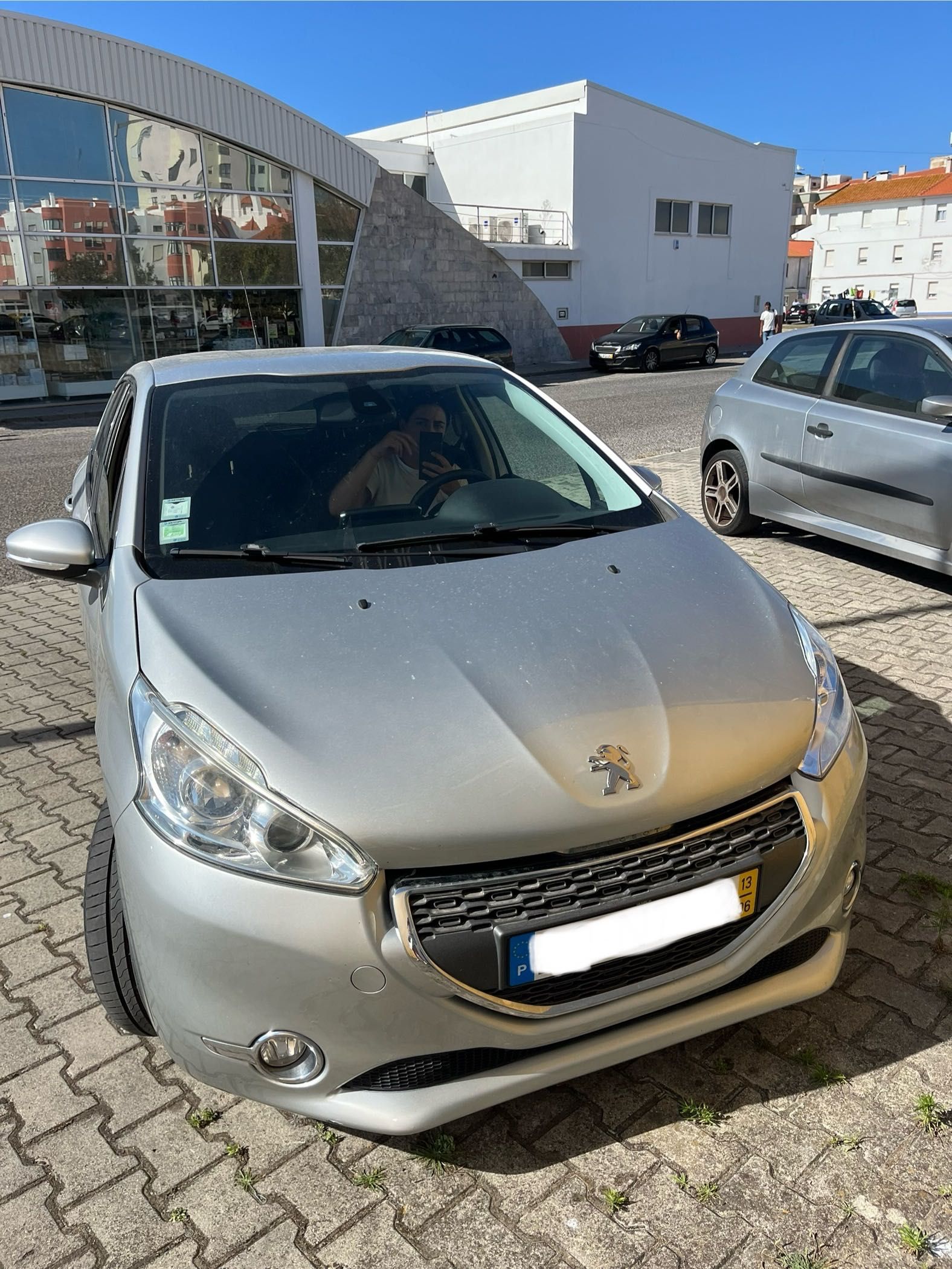 Peugeot 208 ano 2013
