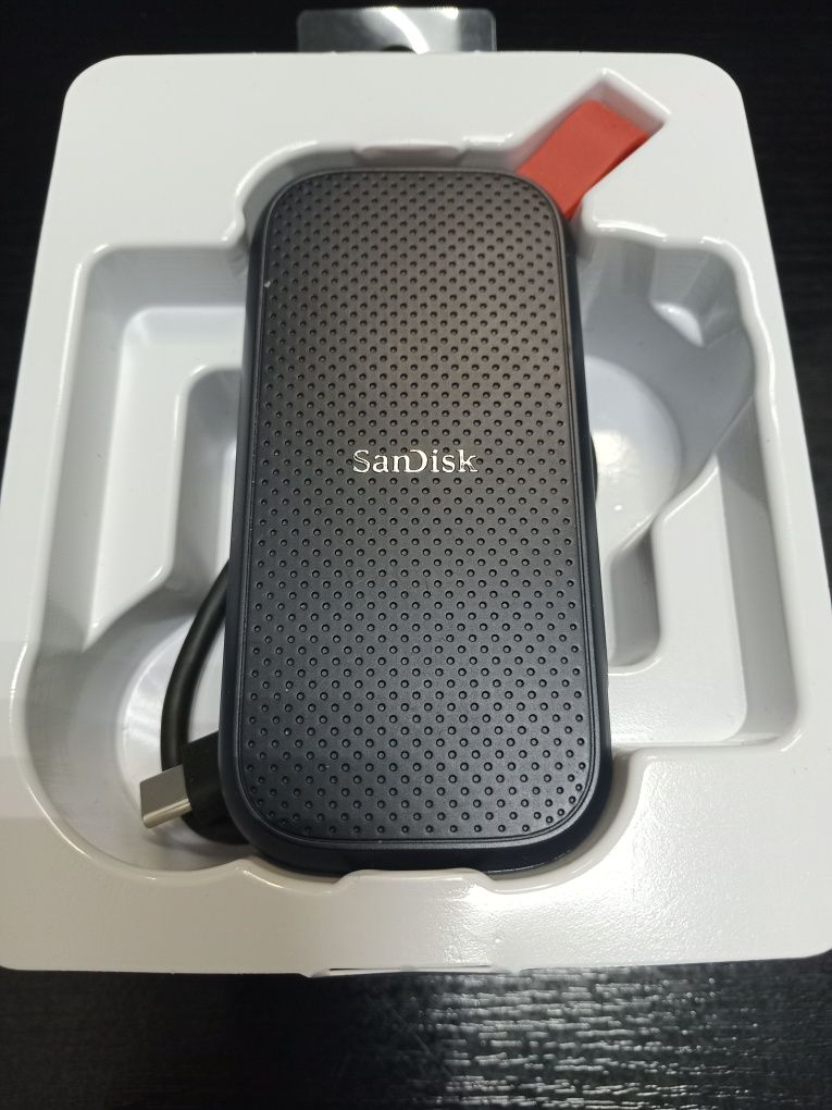 SanDisk 1 TB накопичувач