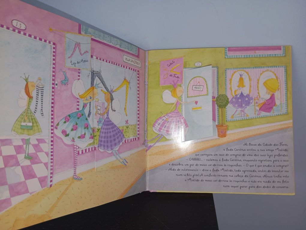 Livro " A fada Carolina - Segredos e surpresas '