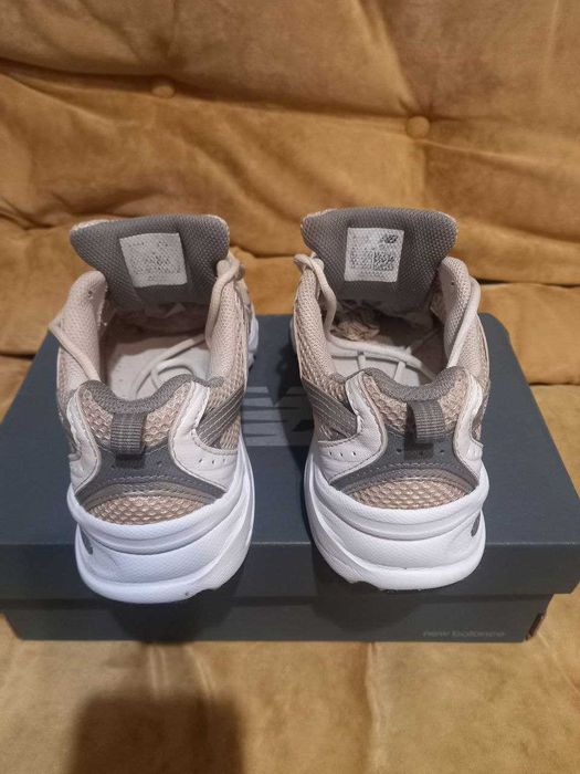 Кросівки New Balance 530 білі жіночі