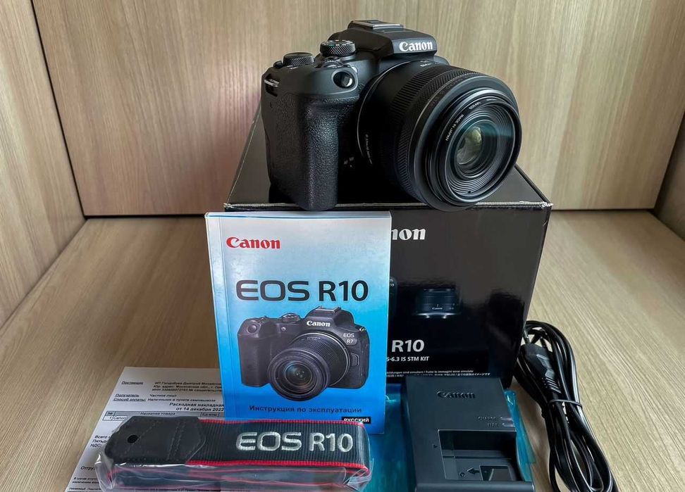 Canon EOS R10 Body – Aparat bezlusterkowy w stanie nowym, pełny zestaw