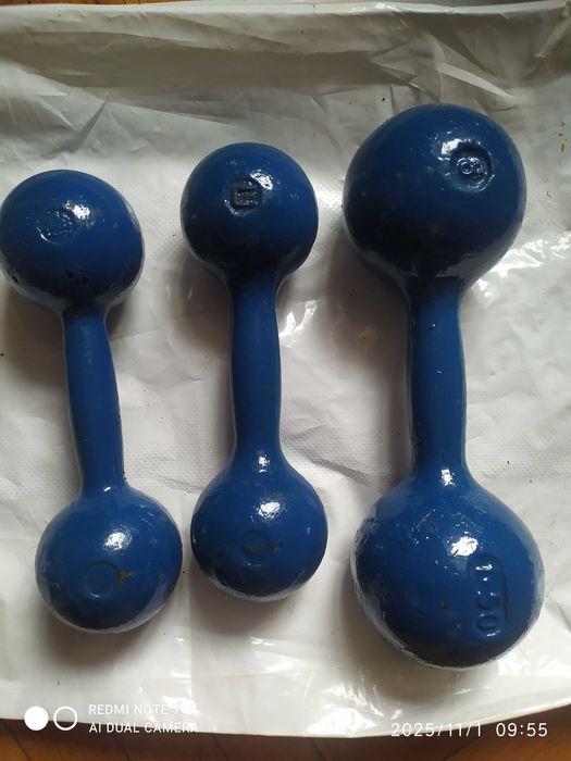 Гантелі 2 по 4 кг 470 грн, 1 - 8 кг 470 грн. чавун литі СРСР