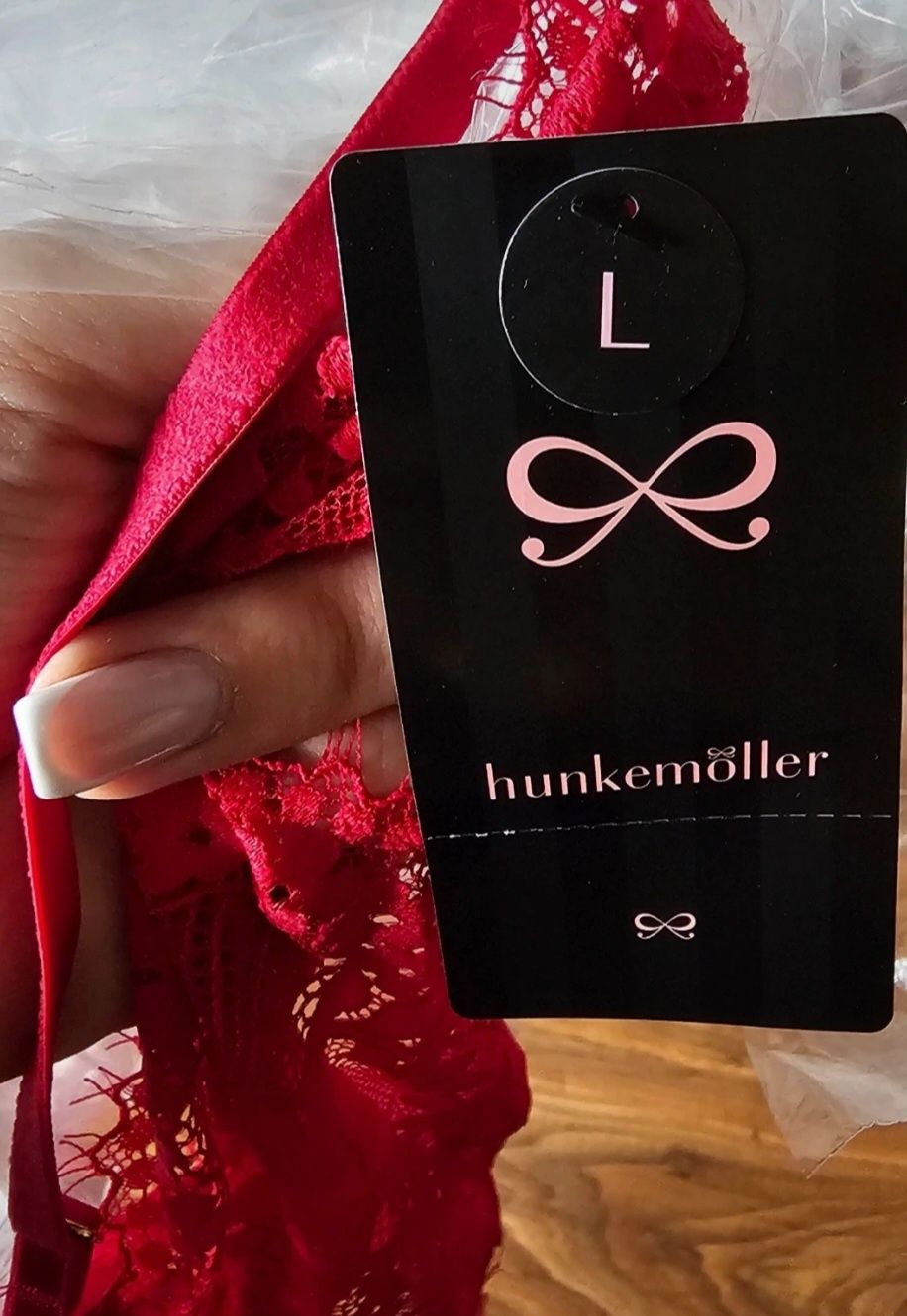 Hunkemöller piękne czerwone body. Rozmiar L. Nowe z metką 155 zł!