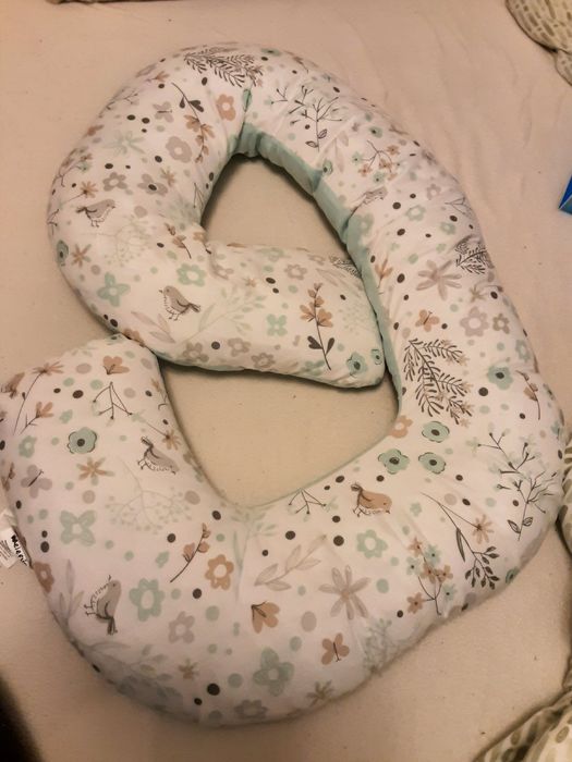 Poduszka ciążowa do karmienia