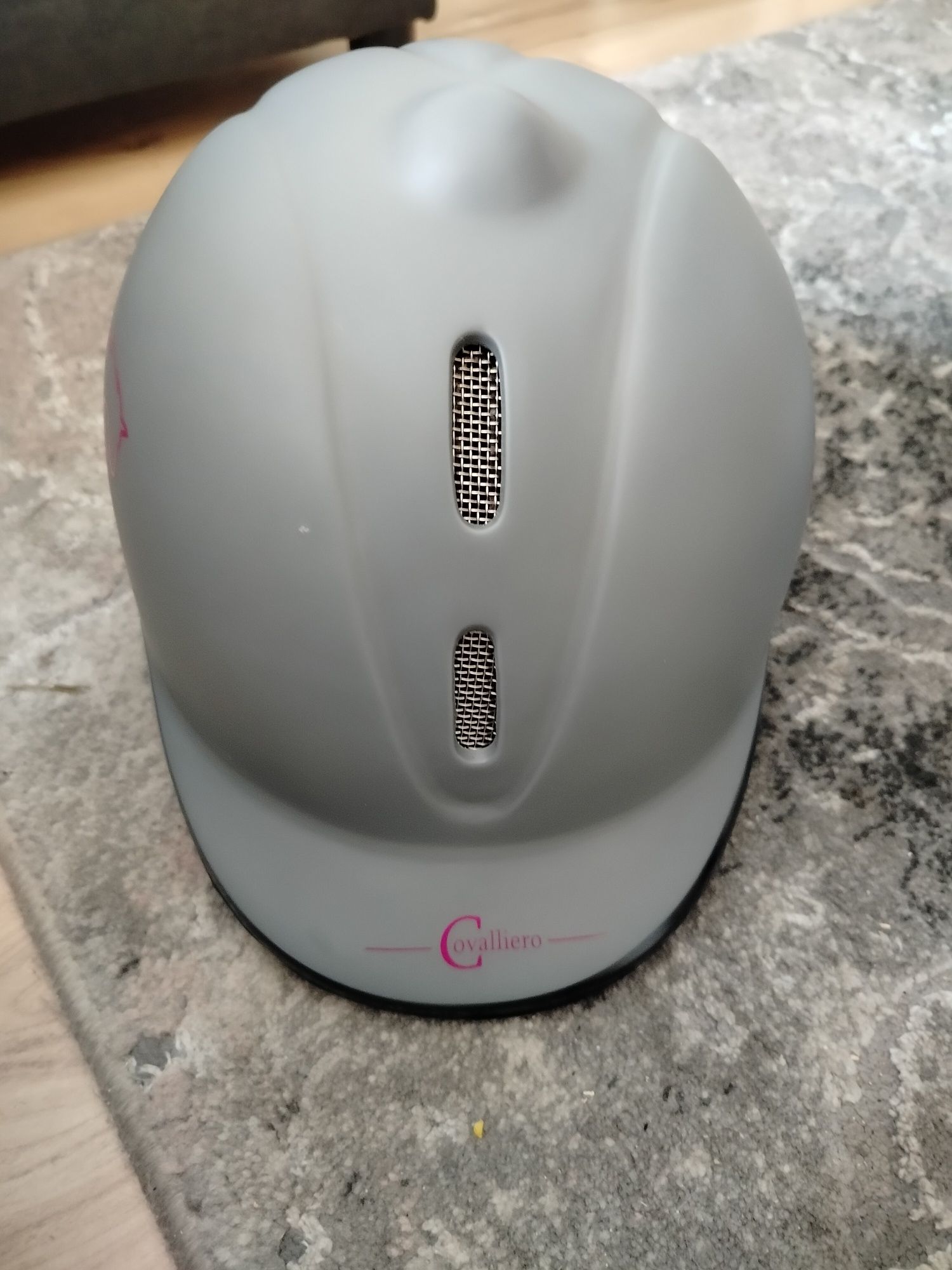 Kask jeździecki nowy